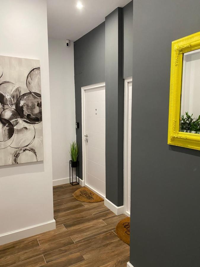 בלגרד Moni Downtown Luxury Apartments מראה חיצוני תמונה